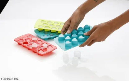 14 Grid (Pack of 3) Heart Shape Plastic Ice Cube Tray, Chocolate Mould Refrigerator Ice Cube for Cocktail,, Fruit, Soft Drink (Multi Color)